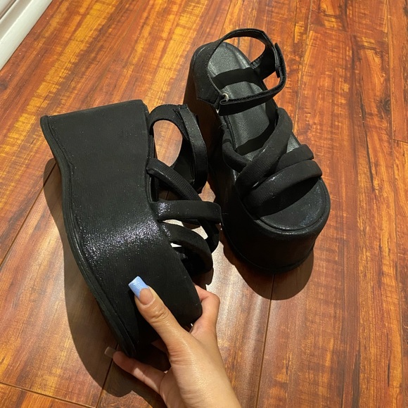 Super cute trending unique platform sandals - Picture 4 of 9